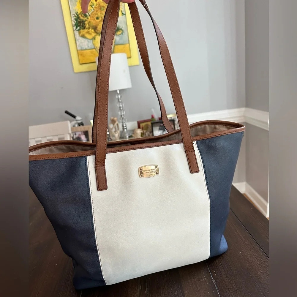 Michael Kors jet set tote bag